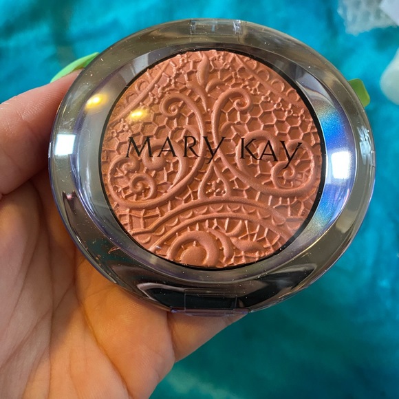 Mary Kay highlighter - Picture 3 of 4